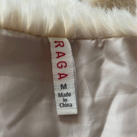 Anthropologie Raga Vest Womens Medium Nomad Fringe Ivory Cream Faux Fur Festival - Picture 6 of 8